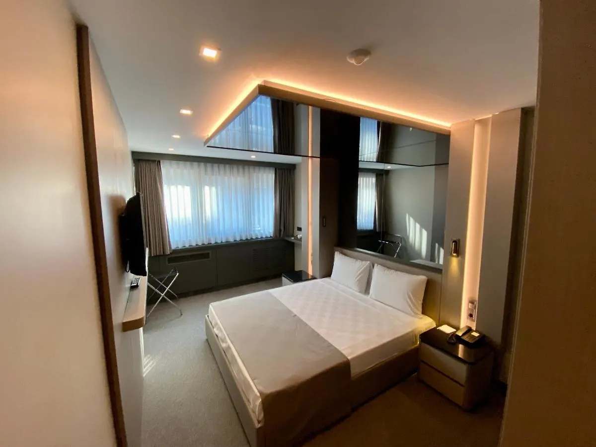 Triada Hotel Karakoey Istanbul