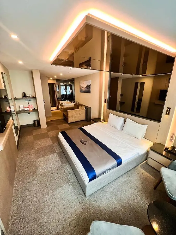 Triada Hotel Karakoey Istanbul